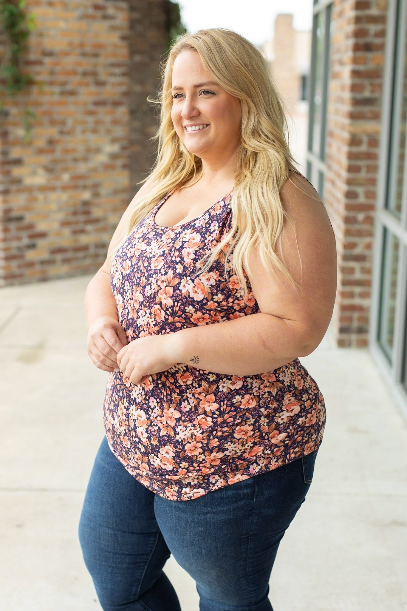 Michelle Mae Luxe Crew Tank - Navy Floral Mix