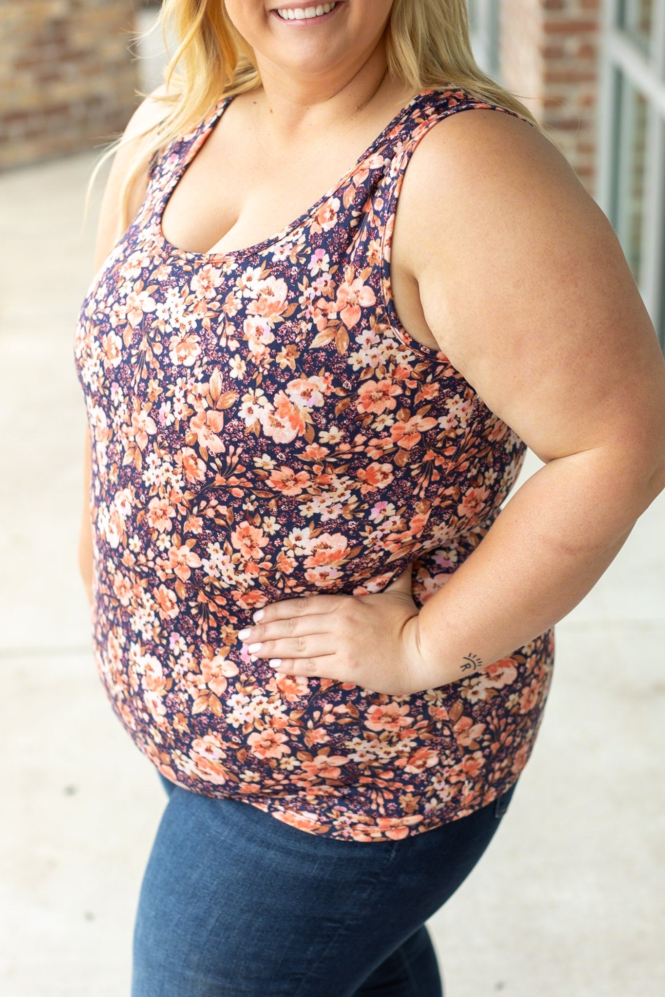 Michelle Mae Luxe Crew Tank - Navy Floral Mix