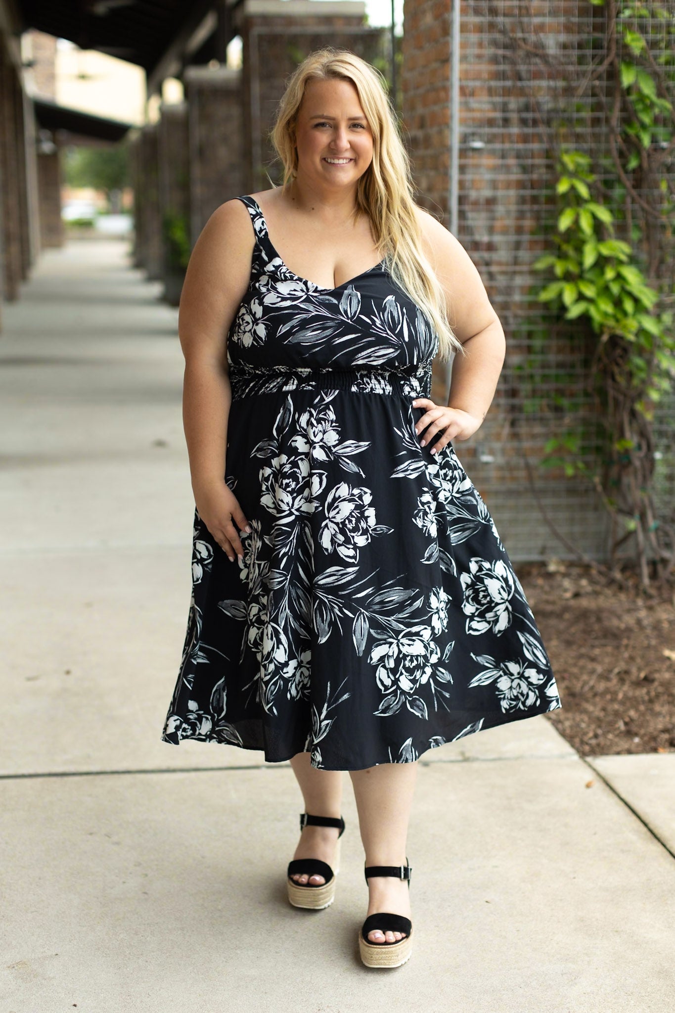 Michelle Mae Cassidy Midi Dress - Black and White Floral