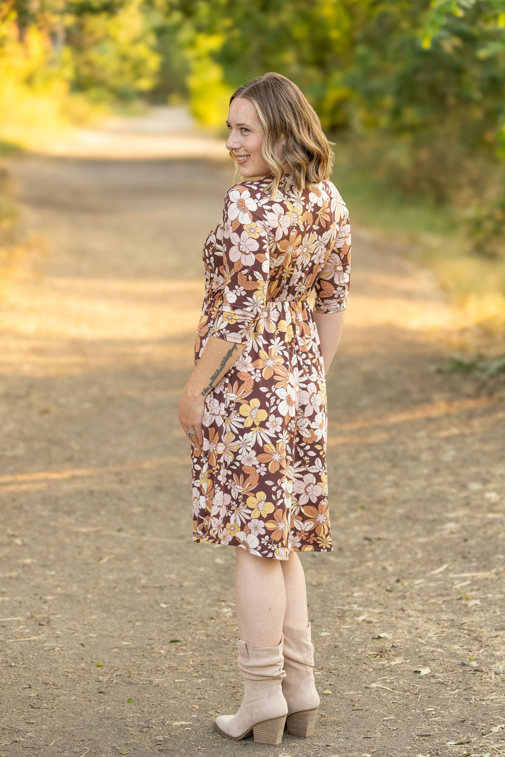 Michelle Mae Taylor Dress - Neutral Vintage Floral