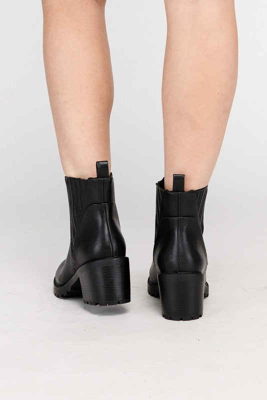 SODA WISELY Ankle Bootie